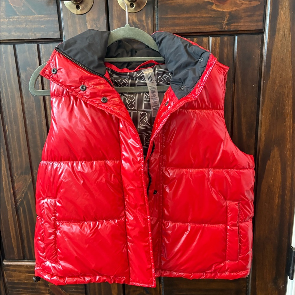 Lou & Grey Red women’s Puffer Vest
